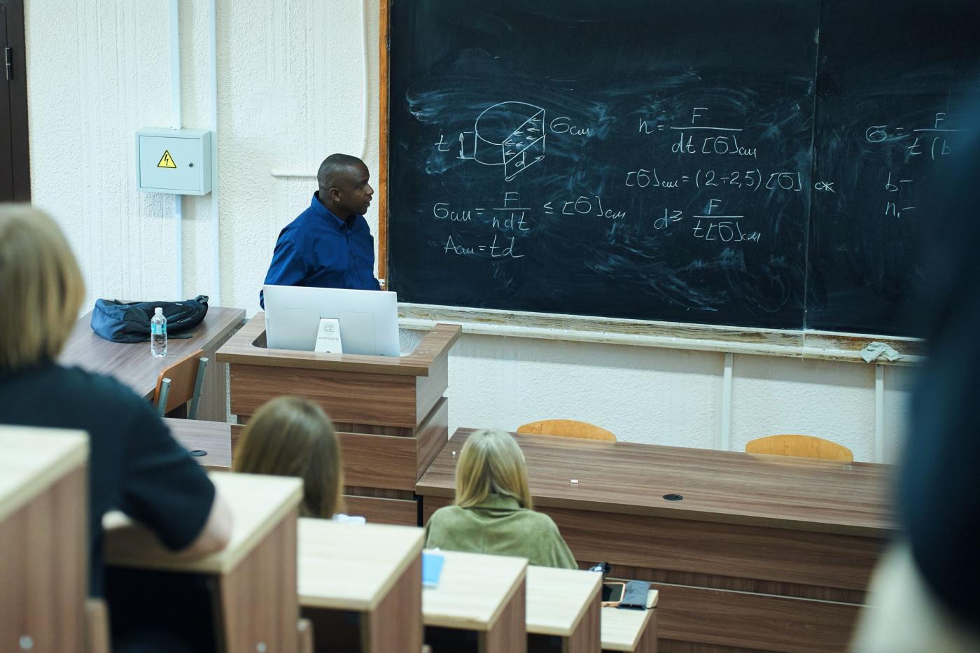 Будущее силовой электроники. Профессор из Зимбабве объяснил преимущества широкозонных полупроводников